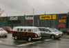 VW HIPPIEBUS årgang 1962 in size 1:32 (medium - brown)